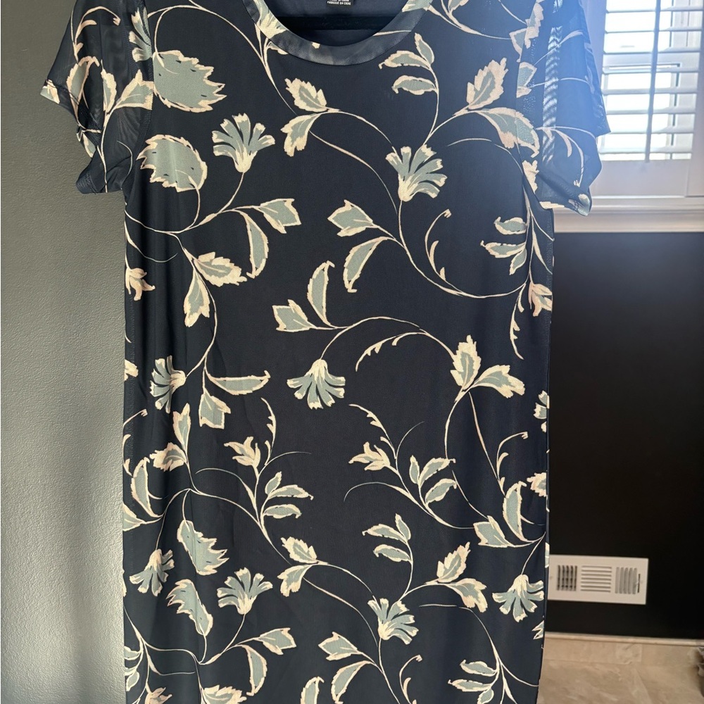 NWOT SIZE S SANCTUARY NAVY FLORAL T SHIRT DRESS